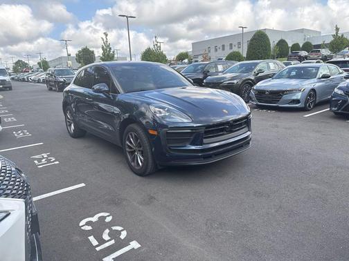 2023 Porsche Macan Base