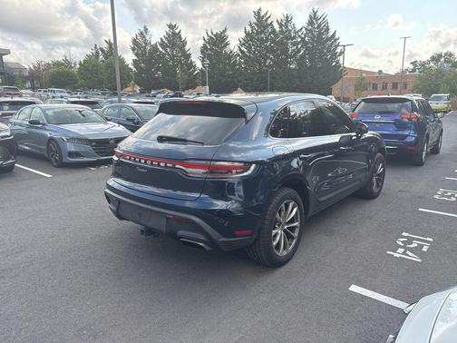 2023 Porsche Macan Base