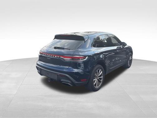 2023 Porsche Macan Base