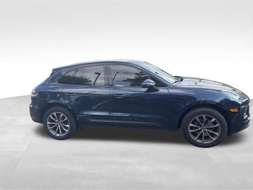 2023 Porsche Macan Base