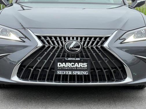 2025 Lexus ES 300h Luxury
