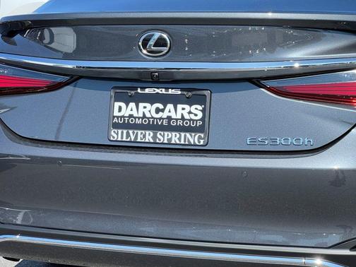 2025 Lexus ES 300h Luxury