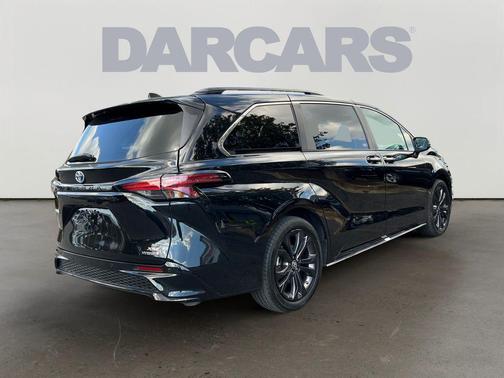2022 Toyota Sienna XSE 7 Passenger
