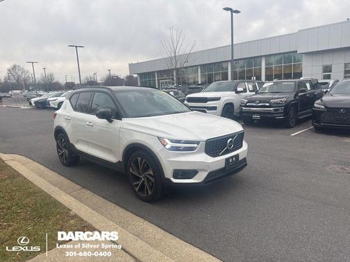 2022 Volvo XC40 T5 R-Design