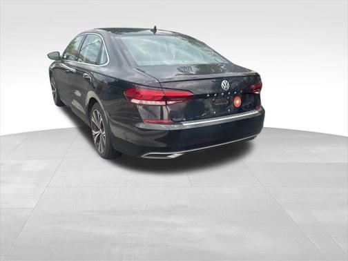 2022 Volkswagen Passat 2.0T SE