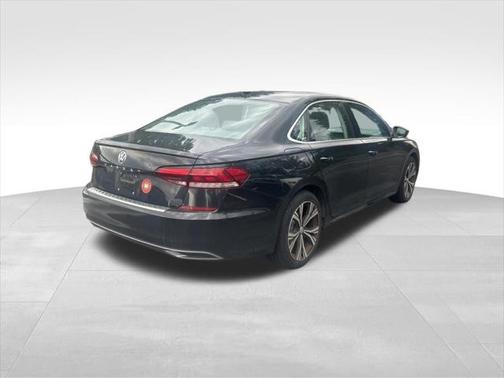 2022 Volkswagen Passat 2.0T SE