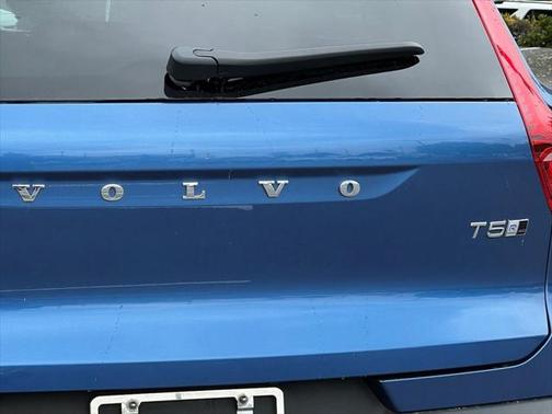 2020 Volvo XC40 T5 R-Design