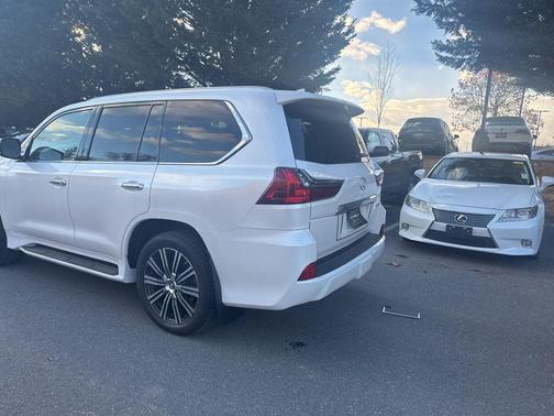 2021 Lexus LX 570 Three-Row