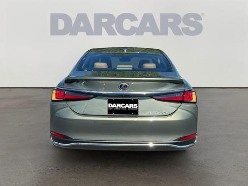 2025 Lexus ES 300h Base