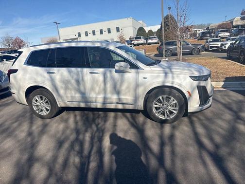 2023 Cadillac XT6 Luxury AWD