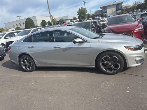 2022 Chevrolet Malibu FWD LT