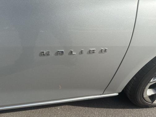 2022 Chevrolet Malibu FWD LT