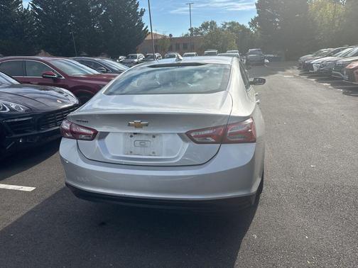 2022 Chevrolet Malibu FWD LT