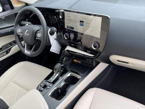 2025 Lexus NX 450h+ Luxury