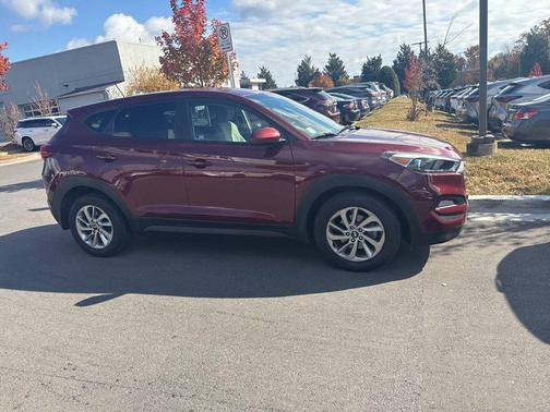 2016 Hyundai TUCSON SE
