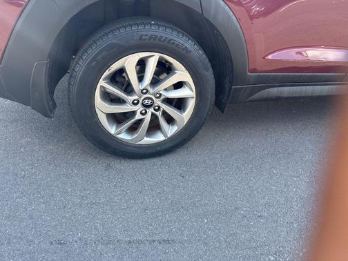 2016 Hyundai TUCSON SE