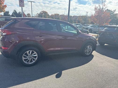 2016 Hyundai TUCSON SE