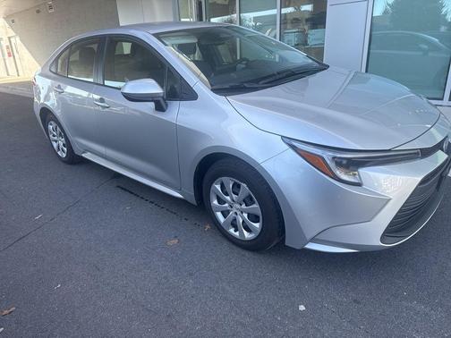 2025 Toyota Corolla Hybrid LE