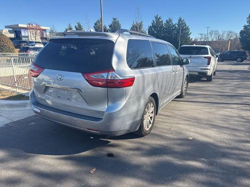 2017 Toyota Sienna Limited Premium