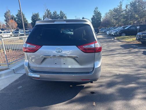 2017 Toyota Sienna Limited Premium