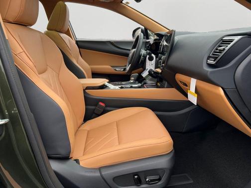 2026 Lexus NX 450h+ Luxury