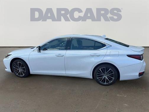 2023 Lexus ES 300h Base