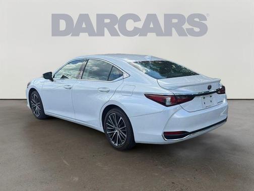2023 Lexus ES 300h Base