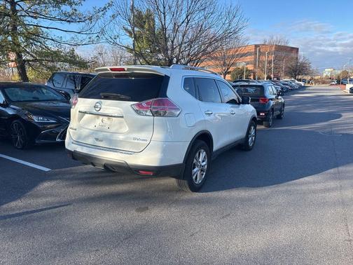 2016 Nissan Rogue SV