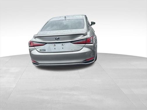 2019 Lexus ES 300h Base