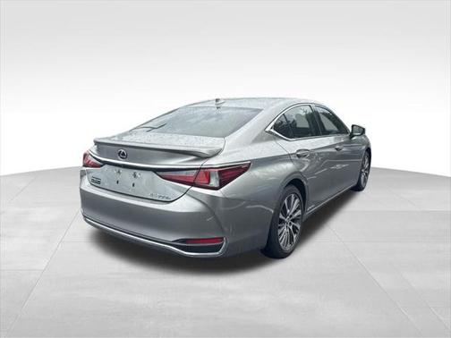 2019 Lexus ES 300h Base