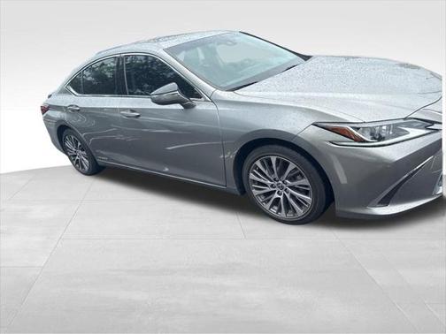 2019 Lexus ES 300h Base