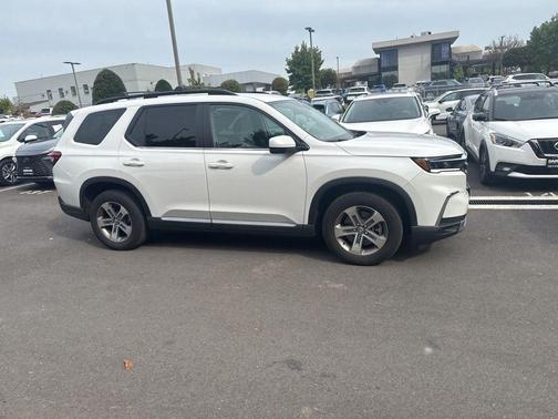 2023 Honda Pilot AWD EX-L 8 Passenger