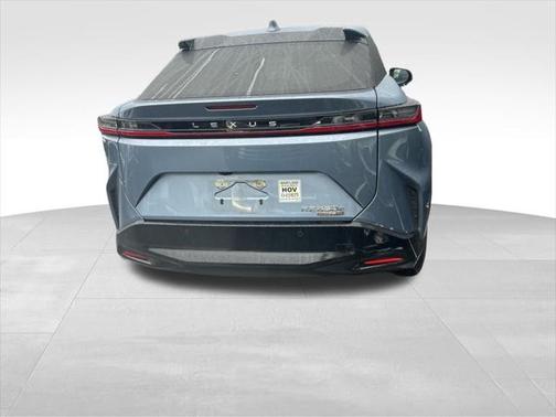 2023 Lexus RZ 450e Luxury