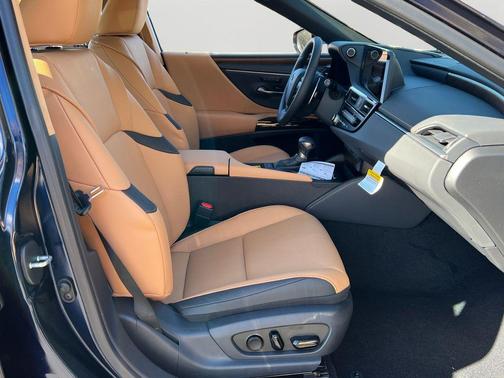 2025 Lexus ES 350 Base
