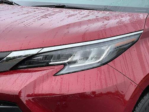 2022 Toyota Sienna XLE 8 Passenger