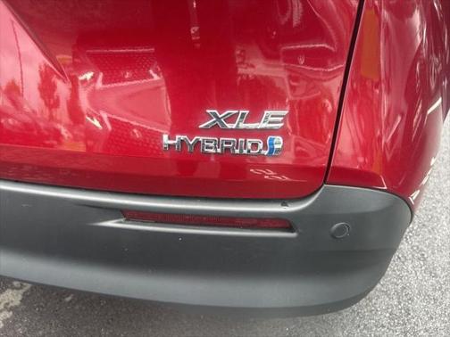 2022 Toyota Sienna XLE 8 Passenger