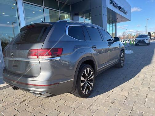 2022 Volkswagen Atlas 3.6L SEL Premium
