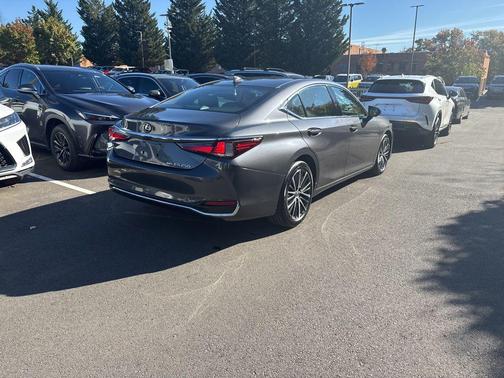 2024 Lexus ES 250 Base