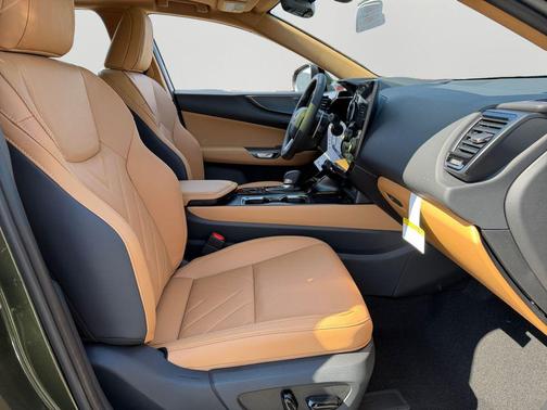 Nori Green Pearl 2026 Lexus NX 450h+ Luxury