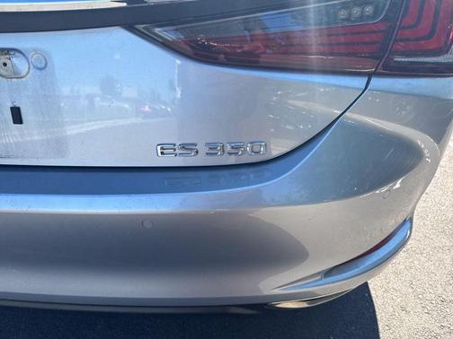 2023 Lexus ES 350 Base