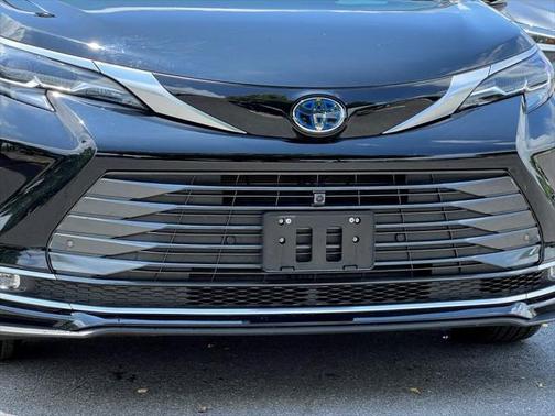 2024 Toyota Sienna Platinum 7 Passenger