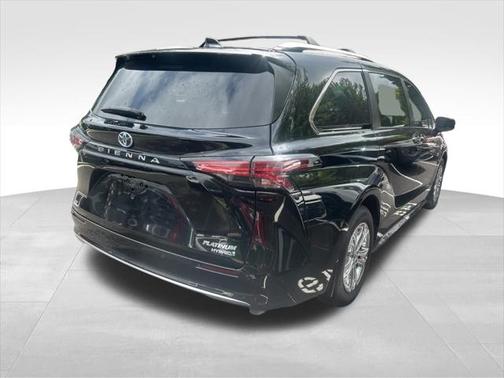 2024 Toyota Sienna Platinum 7 Passenger