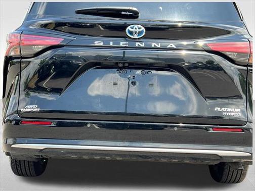 2024 Toyota Sienna Platinum 7 Passenger