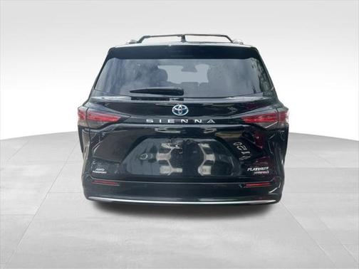 2024 Toyota Sienna Platinum 7 Passenger