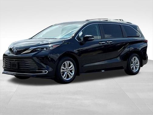 2024 Toyota Sienna Platinum 7 Passenger