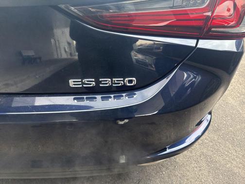2023 Lexus ES 350 Base