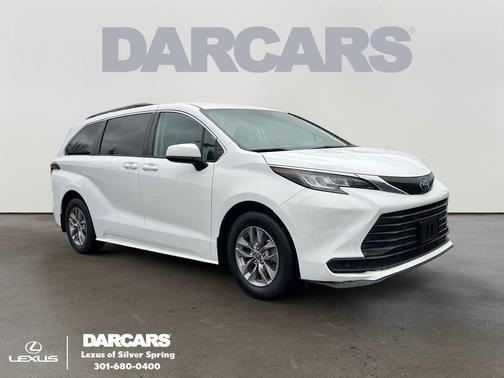 2022 Toyota Sienna LE
