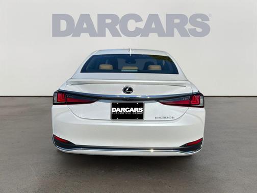 2025 Lexus ES 300h Base