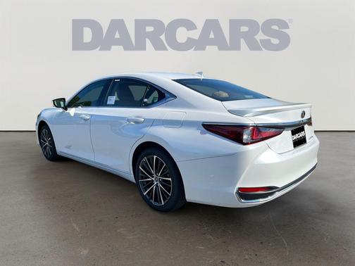 2025 Lexus ES 300h Base