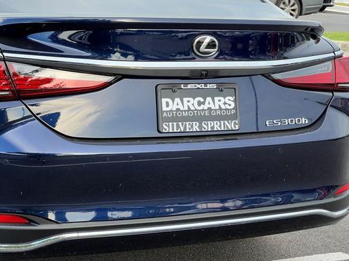 2025 Lexus ES 300h Base
